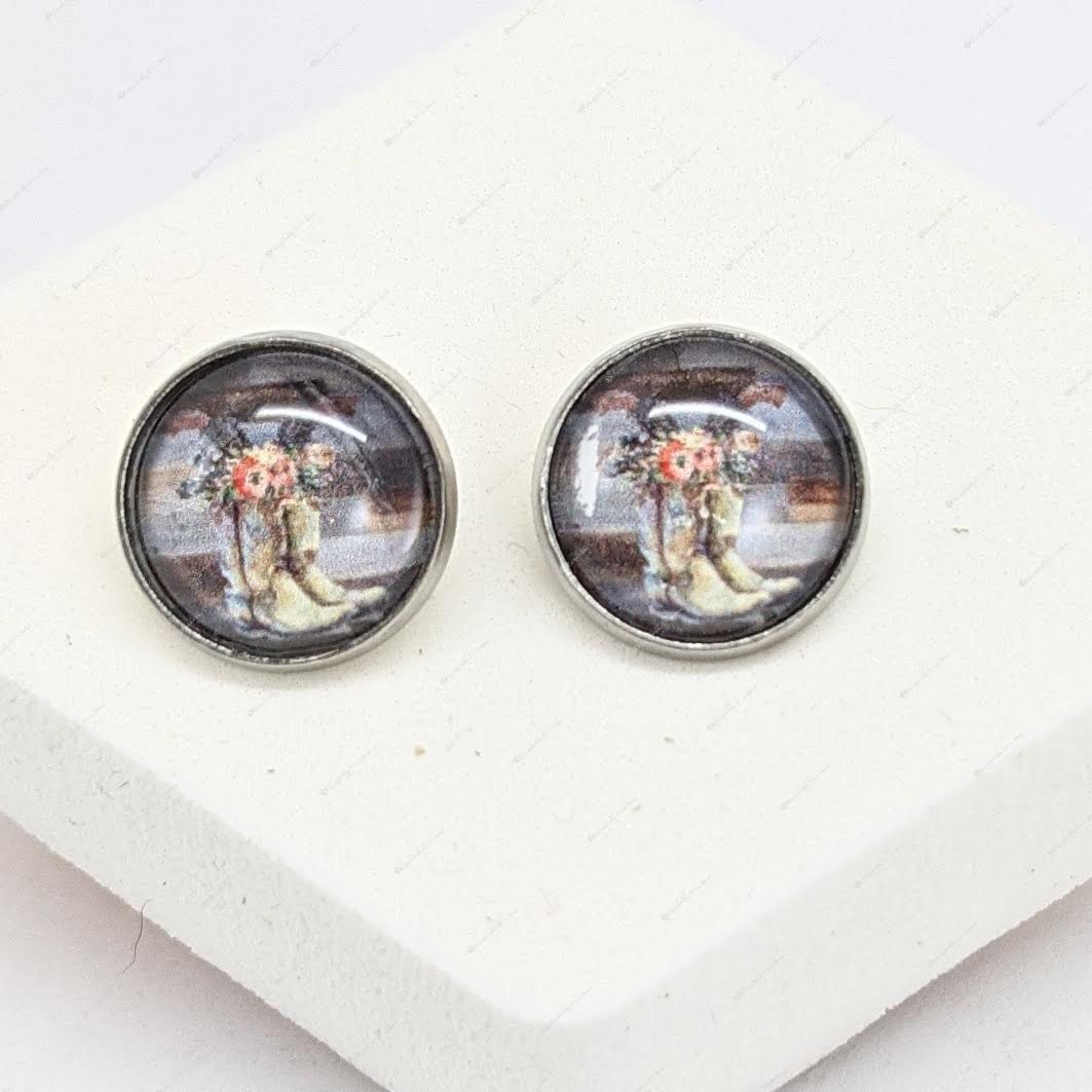 Cowgirl Boots and Pistols