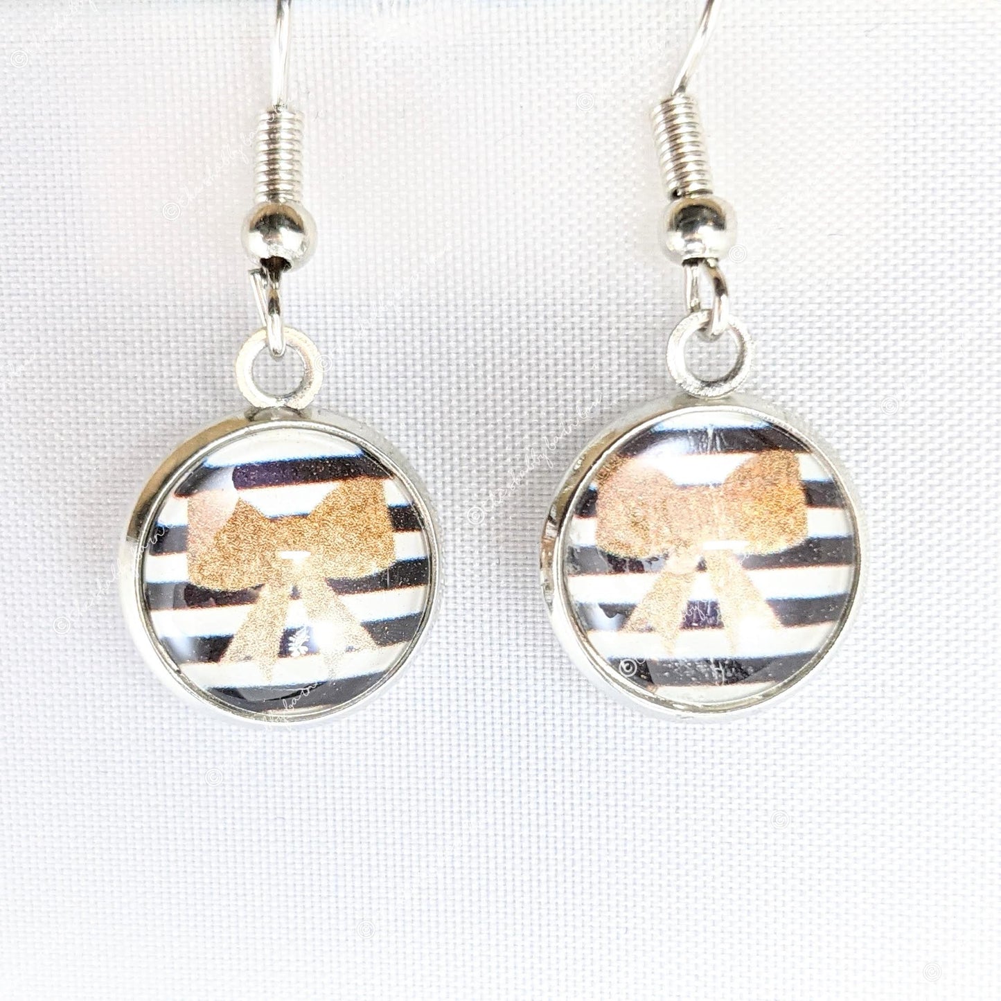 Golden Bows and Stripes