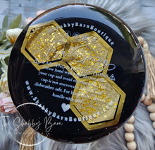 Load image into Gallery viewer, Bee &amp; Floral 20 oz Tumbler – Sleek, Classy, and Naturally Beautiful
